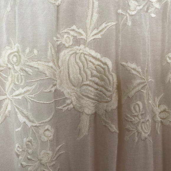 Off White Kimono w/ Fringe and Embroidered Flowers - Picture 11 of 12